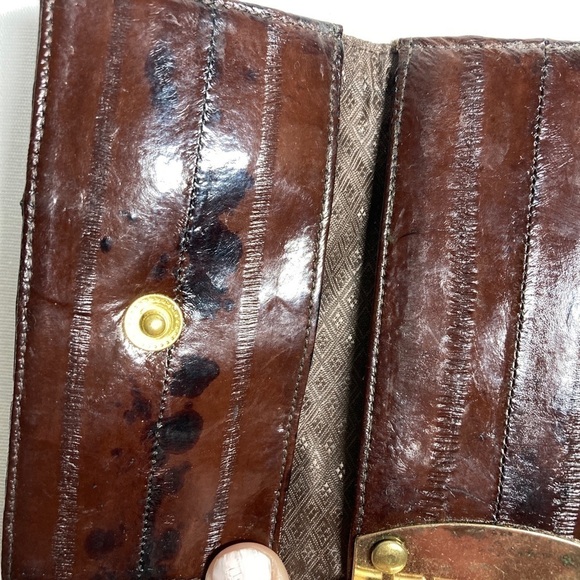 Vintage 80’s Eel Skin Key Holder in a Dark Brown, Mahogany colour. - Picture 5 of 5